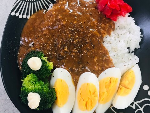 茹で卵トッピングカレー